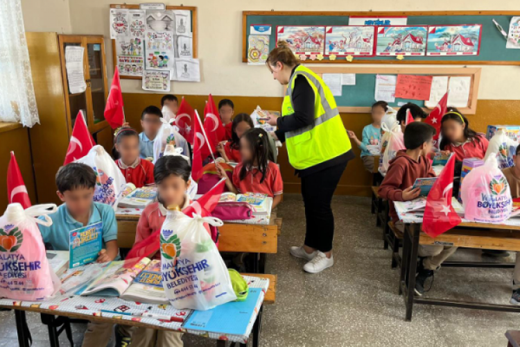 Malatya Büyükşehir Belediyesi'nden köy okullarındaki öğrencilere destek