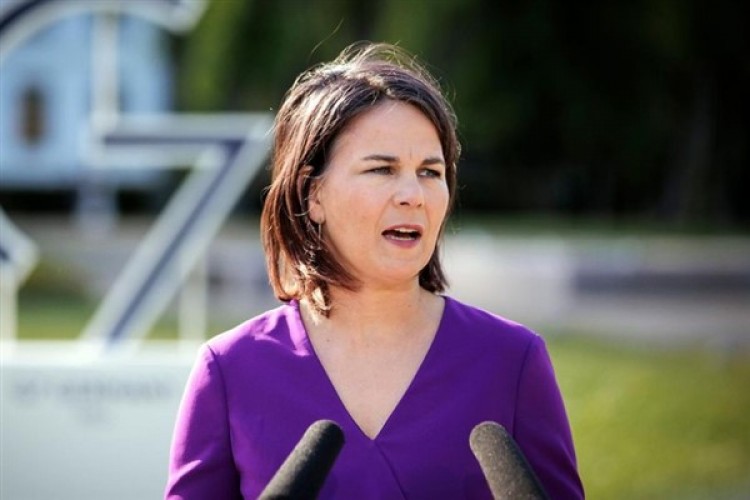 Baerbock: Irkçılık insanlık dışıdır ve toplumumuzu bölmek istemektedir