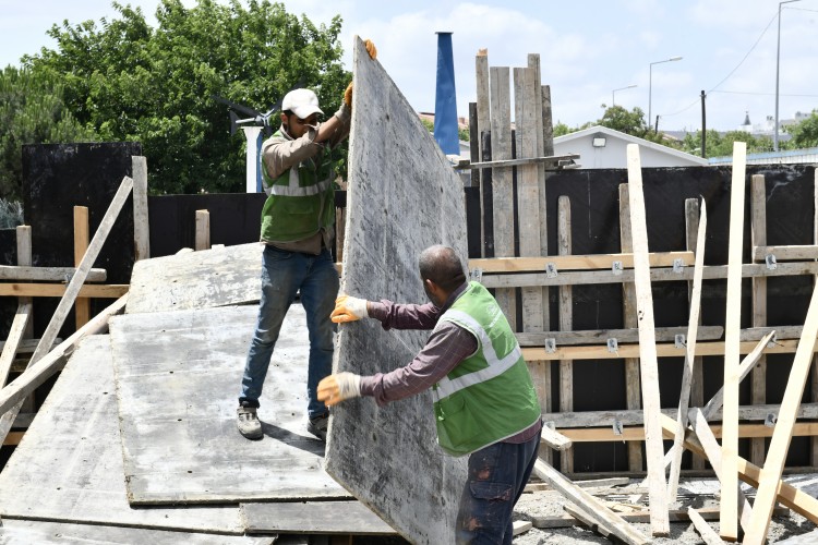 Esenyurt'ta iki yeni parkın yapımına başlandı