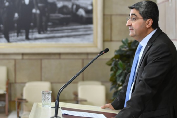 Ekmen: Savaş suçlularının Türkiye'de yargılanması için gerekli izinleri verin