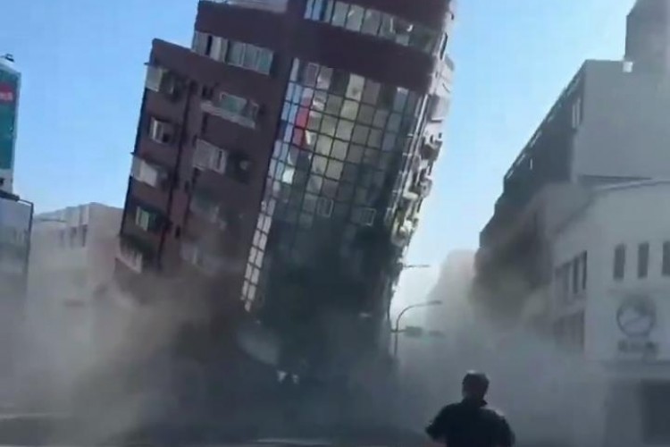 Tayvan'da şiddetli depremin ardından tsunami uyarısı