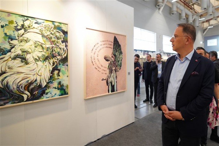 Başkan Çalık, ArtContact'ı ziyaret etti