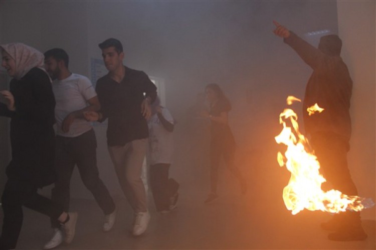 Kayseri Büyükşehir Belediye İtfaiyesi'nden öğrencilere eğitim ve meslek tanıtımı