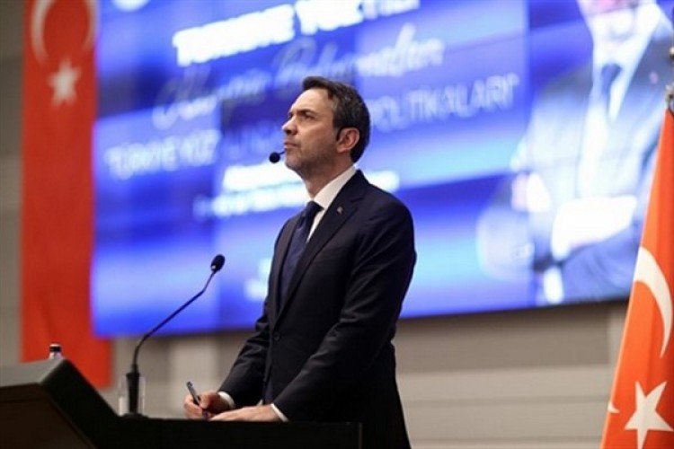 Bakan Bayraktar: "Sahada çalışmalarımız 7/24 devam ediyor"