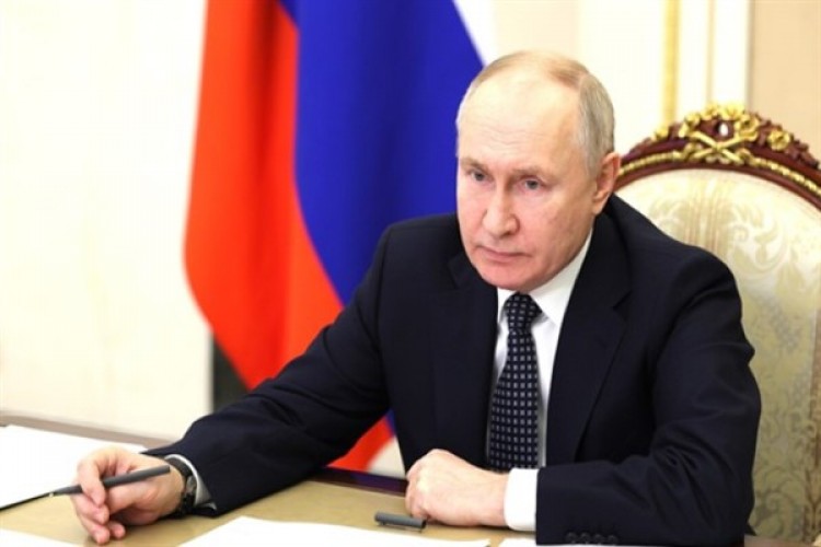 Rusya Devlet Başkanı Putin, İran Yürütme Şubesinin Vekaleten Başkanı Mokhber ile görüştü