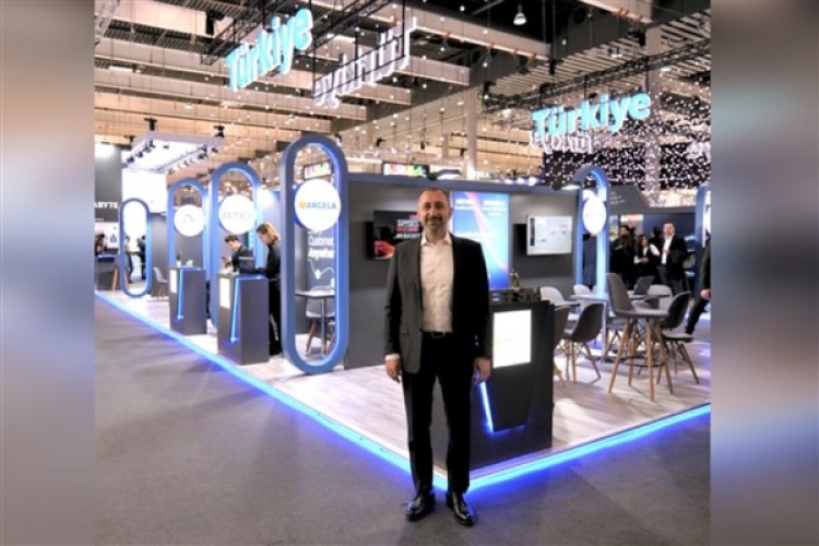 "Ülkemizi yeni nesil teknolojilerde dünyaya yön veren bir konuma getiriyoruz"