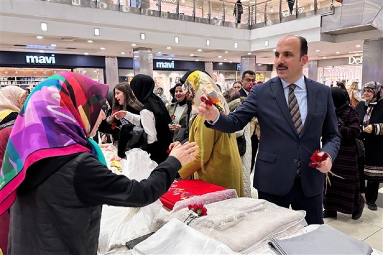 Başkan Altay Konyalı kadınların 8 Mart Dünya Kadınlar Günü'nü kutladı