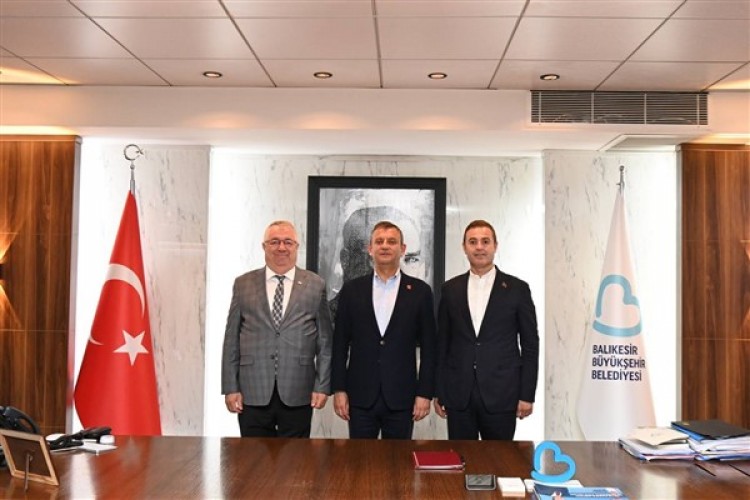 Başkan Ertaş, Özgür Özel'in Balıkesir programına katıldı