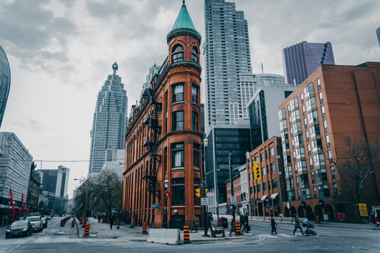 Trudeau: "Gelecek 3 yıl içinde 100'den fazla evin inşasını hızlandırıyoruz"