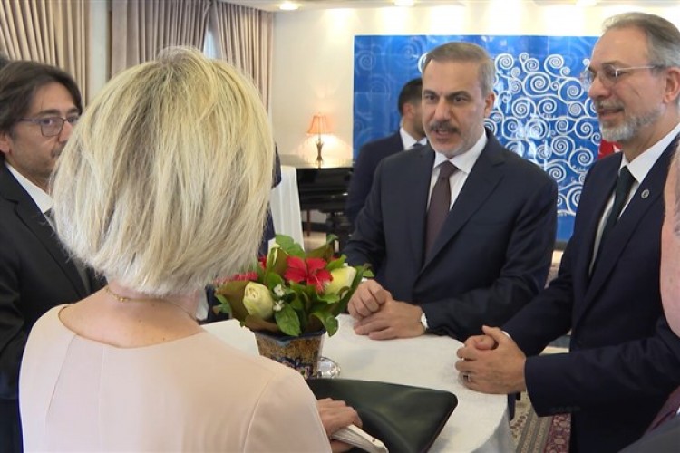 Bakan Fidan, Pakistan'da Türk iş insanları ve kurum temsilcileriyle görüştü