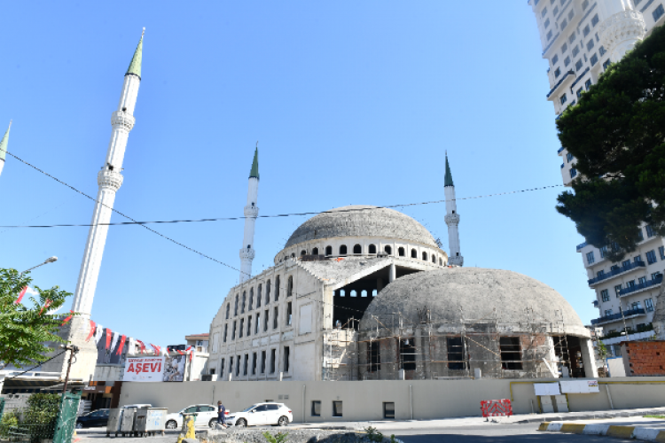 Esenyurt'ta Yıldız Cami projesinin tamamlanması için çalışma başlatıldı