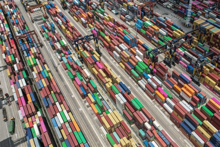 Çin'in mal ve hizmet ticareti fazlası 289,6 milyar yuan oldu