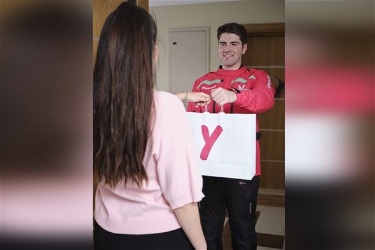 Yemeksepeti'nden kupon kazandıran 'Arkadaşını Davet Et' kampanyası başladı