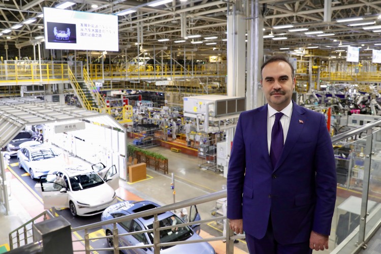 Bakan Kacır: ''Yeni tanı ve tedavi yöntemlerine ışık tutacak veri tabanı oluşturuyoruz''