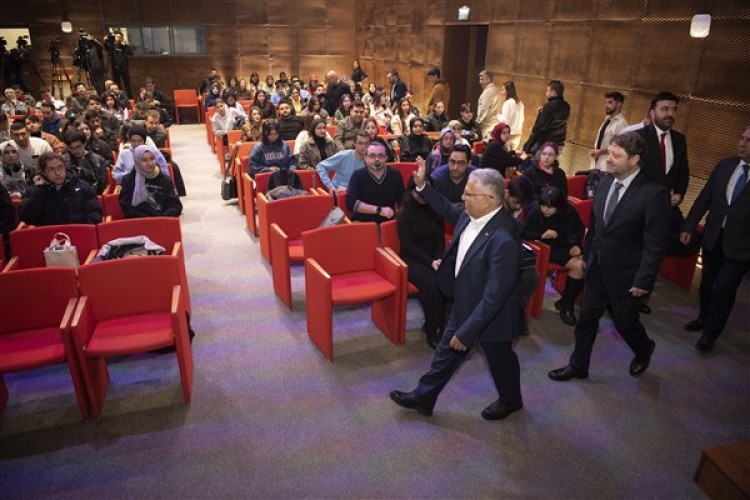 Başkan Büyükkılıç: "Öğrencilerimize yüzde 25 indirim yapalım"