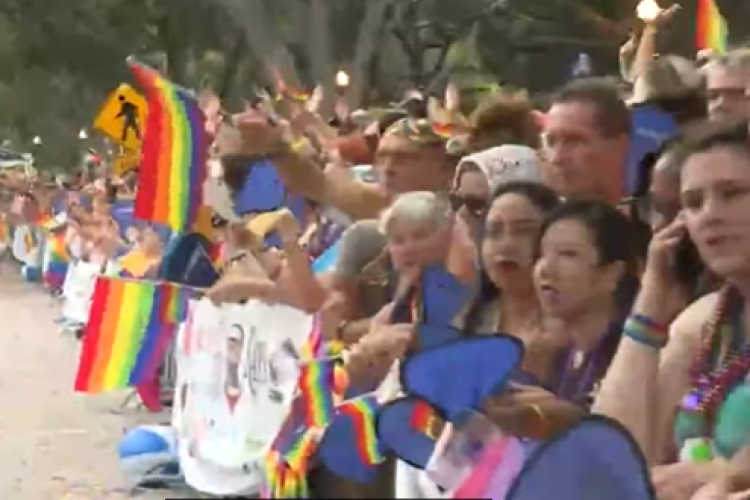 Rusya'da iki bar çalışanı LGBTQ+ karşıtı yasa kapsamında suçlanan ilk kişiler oldu