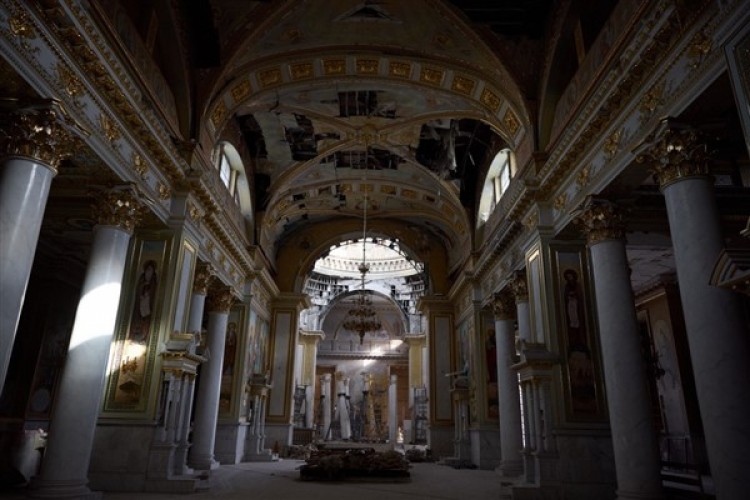 Zelenski, Yunanistan Başbakanı Mitsotakis ile Odessa Başkalaşım Katedrali'ni ziyaret etti