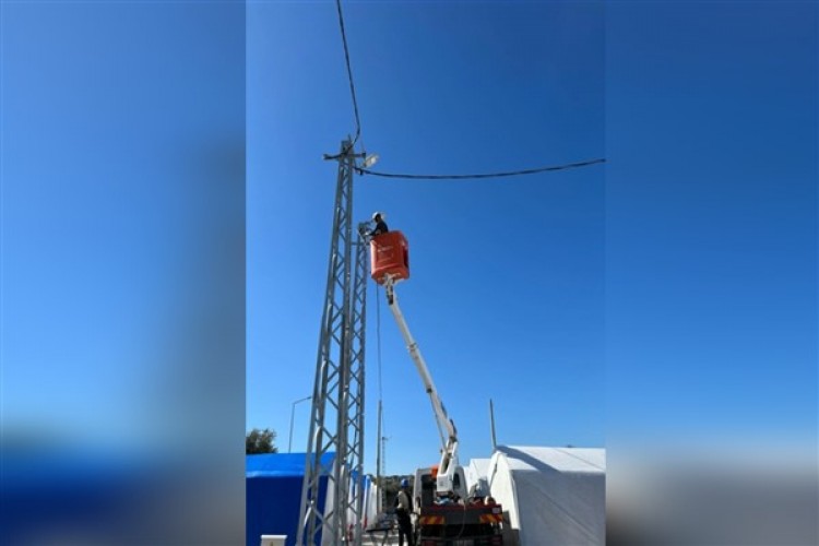 Toroslar EDAŞ'tan deprem bölgesinde asrın elektrik dağıtım operasyonu