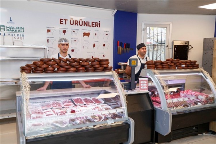 İzmir'de Halkın Kasabı'yla vatandaşın cebine 30 milyonluk katkı sağlandı