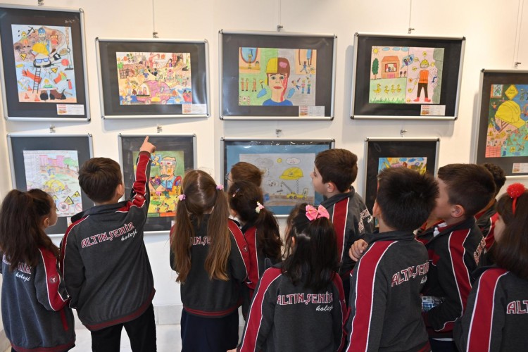 Bursa'da resim yarışmasının ödülleri sahiplerini buldu