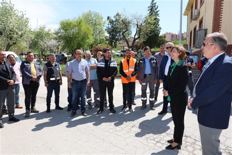 Başkan Ünlüce çalışanların bayramını kutladı