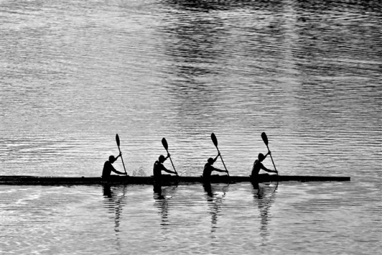 İstanbul Tersanesi Komutanlığı, Kurumlar Arası Dragon Kürek Yarışması'na katıldı