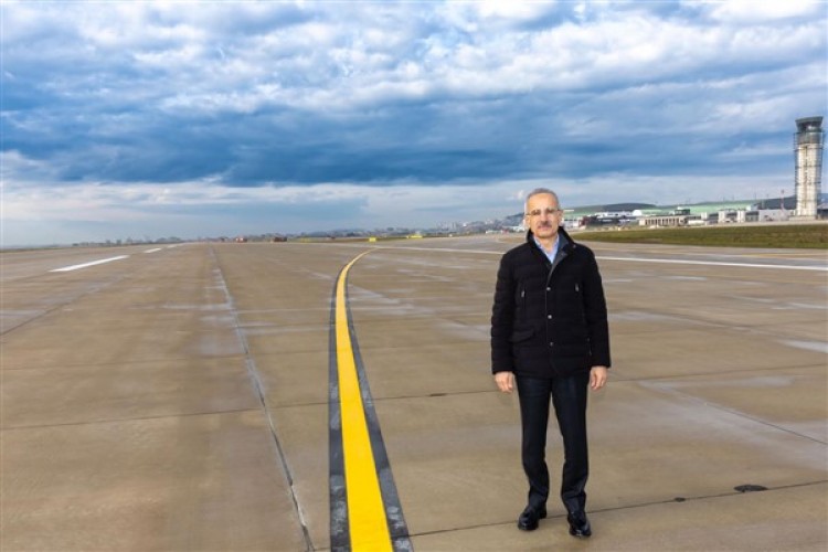 Bakan Uraloğlu, İzmir'de esnafla buluştu