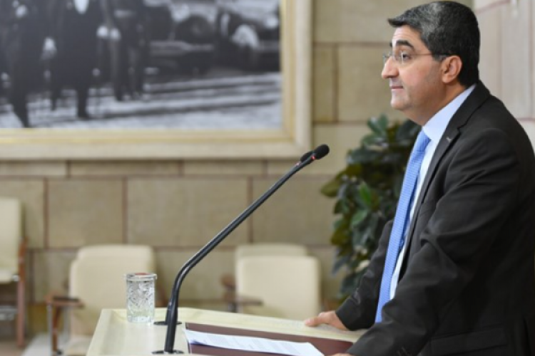 Ekmen: Mersin'de yapımı devam eden karayollarından hiçbiri 2024'te bitmeyecek