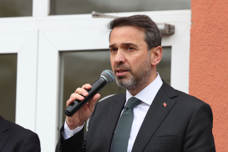 Bakan Bayraktar Gabar'da askerlerle bir araya geldi