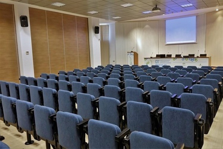 Bakan Işıkhan, Tokat'ta Turhal Seçim Koordinasyon Merkezi'nde vatandaşlarla buluştu