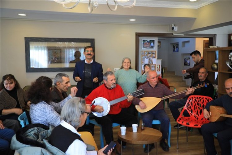 Muğla'da 100 yaş evlerinin üyeleri sosyal yaşama katılıyor