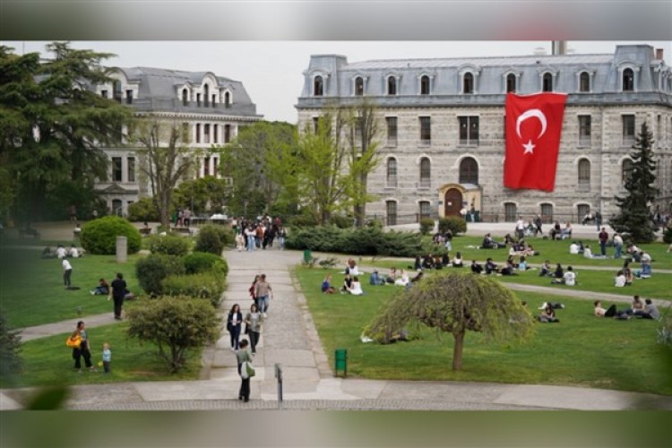 Boğaziçi Üniversitesi'nden dereceli öğrencilere aylık nakdi burs desteği