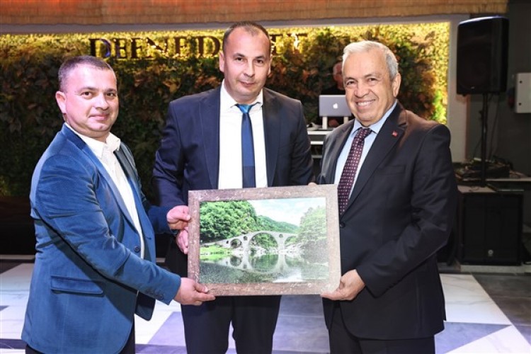 Nilüfer'in kardeş kentleri yemekte buluştu