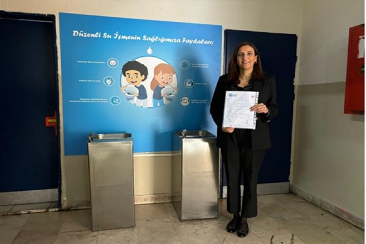 Rızvanoğlu: "Çocuklarımız tuvalletlerden su içmeye mecbur kalıyorlar"