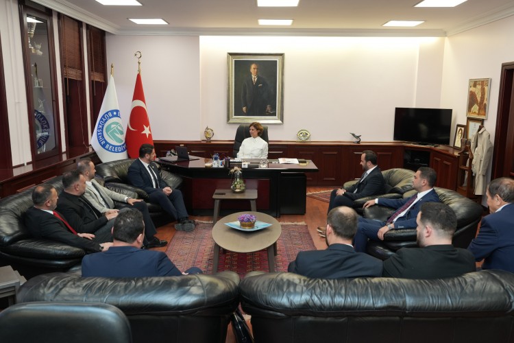 Eskişehirspor yönetimi, Başkan Ünlüce'yi ziyaret etti