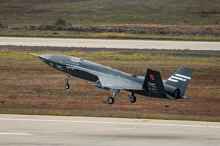 Atina Kızılelma testine tepki gösterdi