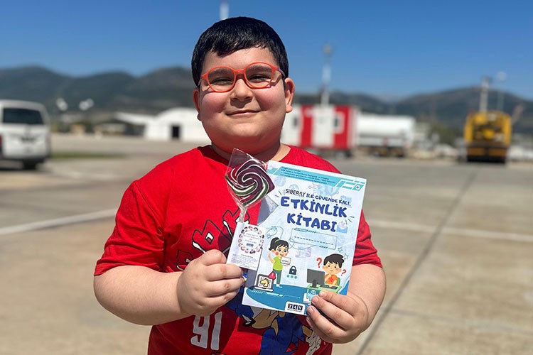 Çocuklara özel dijital güvenlik farkındalık kitabı