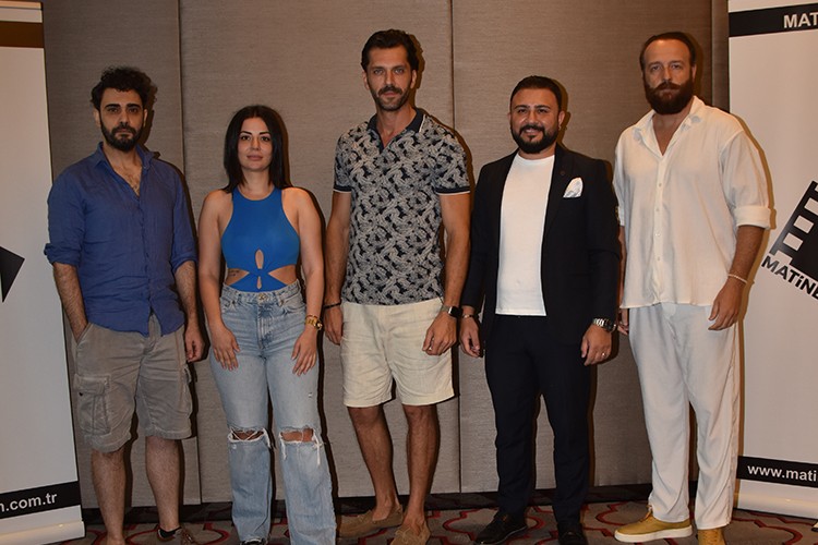 'Oyun Bitti' ekibi sete çıkıyor