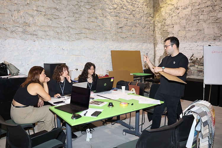 Mobilyada inovatif ve sürdürülebilir tasarımlar için büyük güç birliği