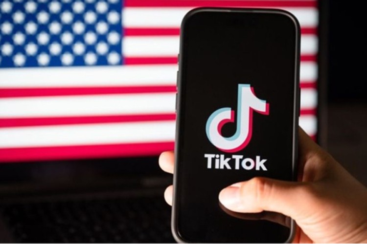 ABD'deki operasyonlarını yerli bir girişime devretmek için anlaştı