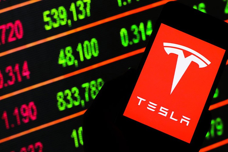 Tesla hisseleri, Trump - Musk geriliminin tırmanmasıyla düştü