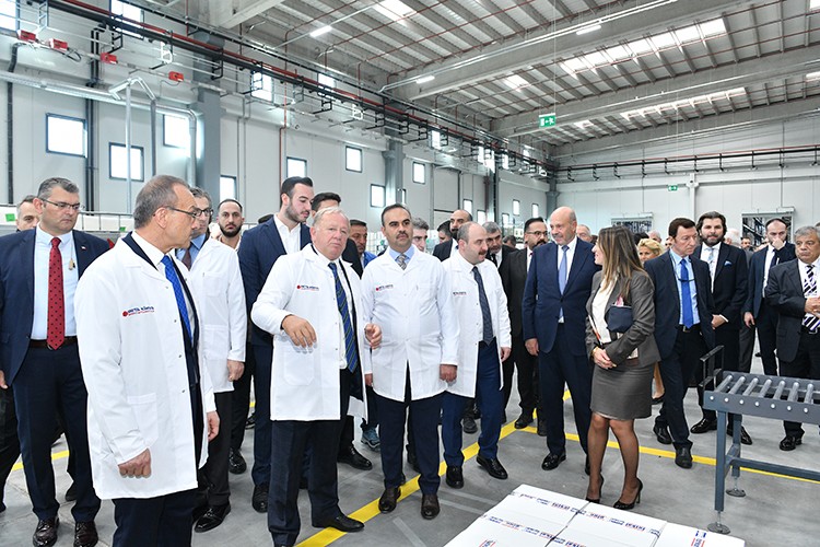 Avrupa'nın en büyük yapıştırıcı ve tutkal üretim tesisini açtı