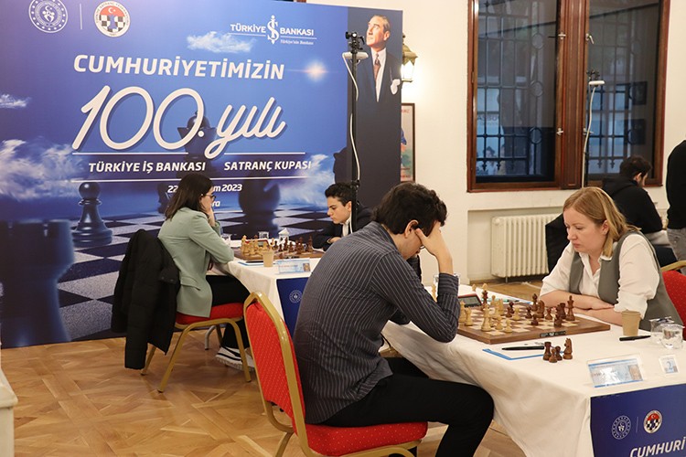 Satrancın ustaları hamlelerini Cumhuriyetin 100. yılı için yapacak