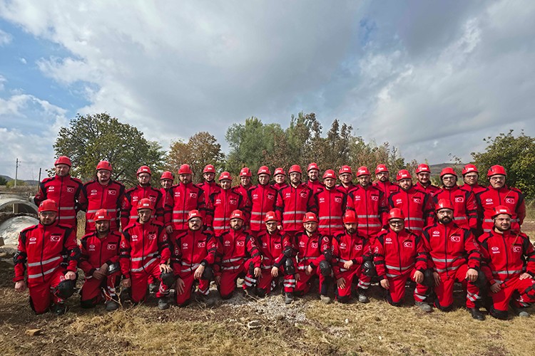 OYAK Çimento ARKE arama ve kurtarma ekibi kuruldu