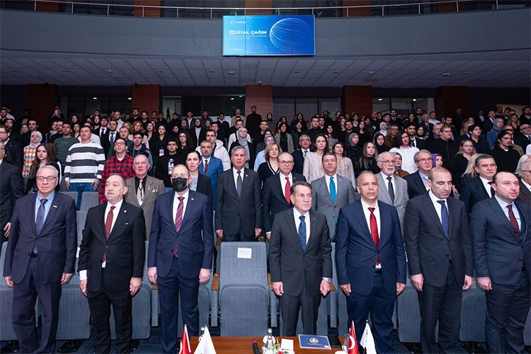 "Dijital geleceğe yolculuk" masaya yatırıldı