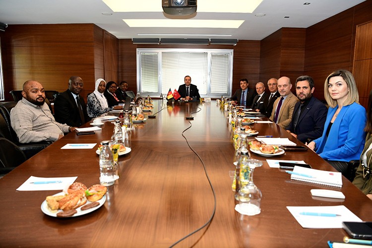 Kamerun'dan çalışma ziyareti