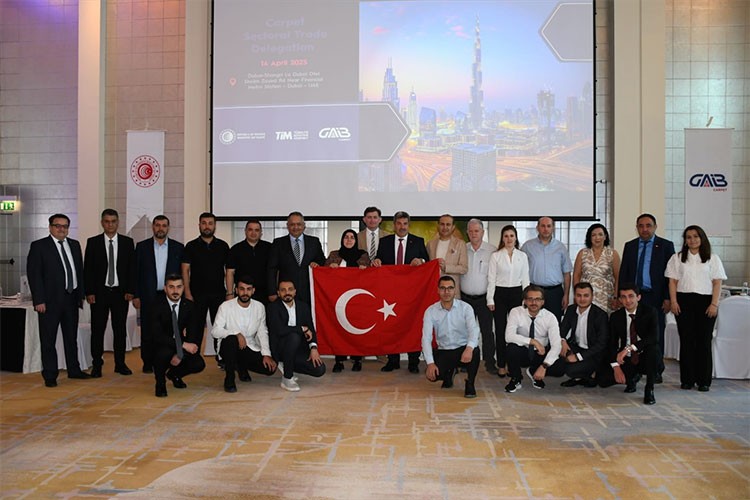 Güneydoğulu halı ihracatçılarından Dubai'ye çıkarma