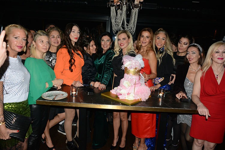 Bol Kutlamalı Doğum Günü