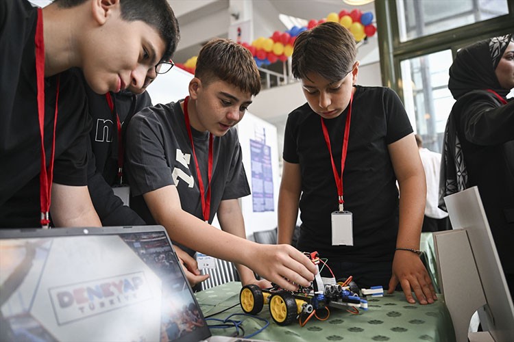 DENEYAP'da geliştirilen projeler 69 ilde eş zamanlı sergileniyor