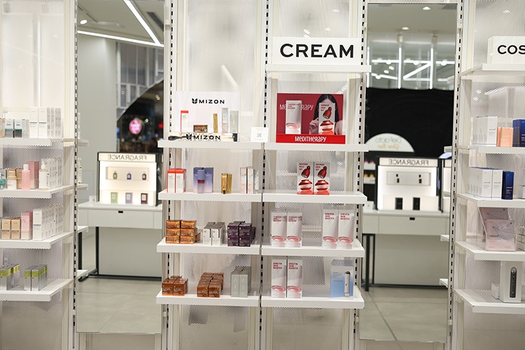 K-Beauty markalarını raflarına taşıdı